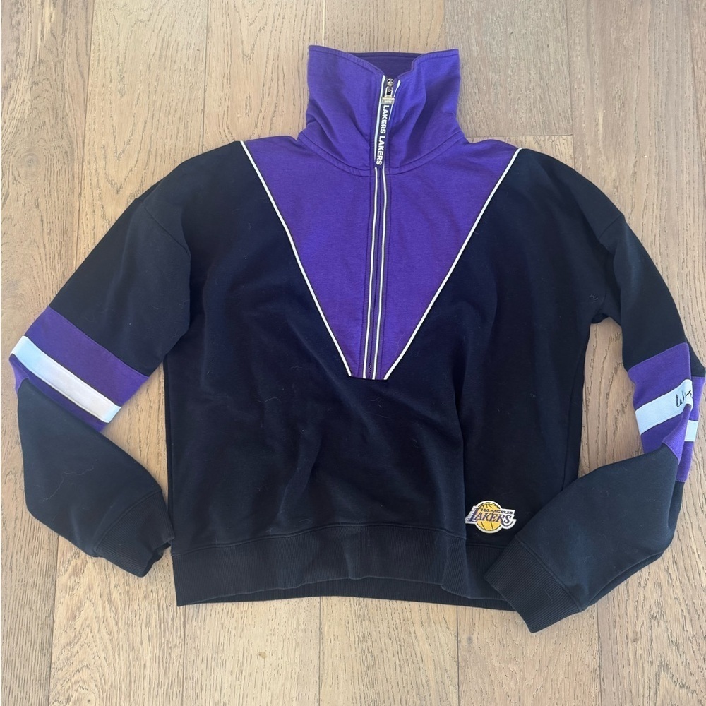 WEAR by Erin Andrews Lakers Quarter Zip Pullover